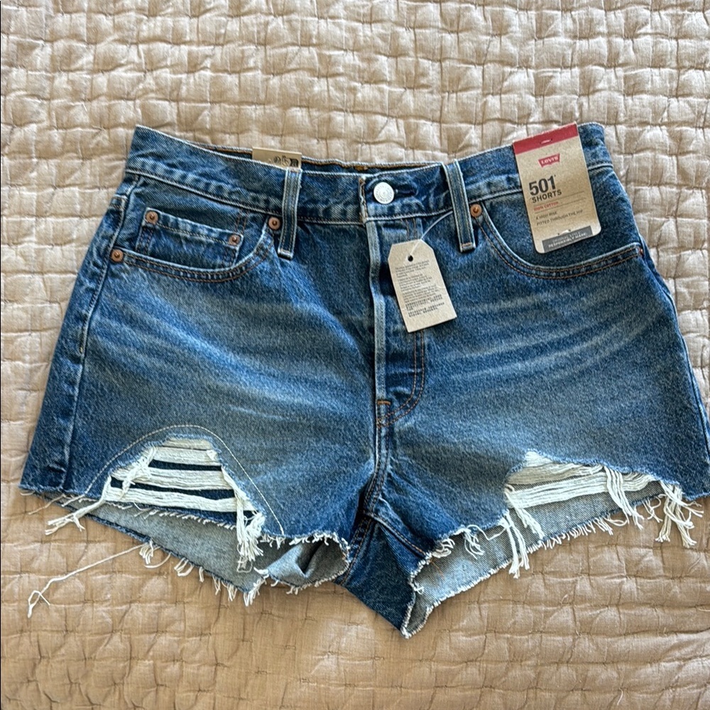 Levi’s 501 shorts NWT size 29.